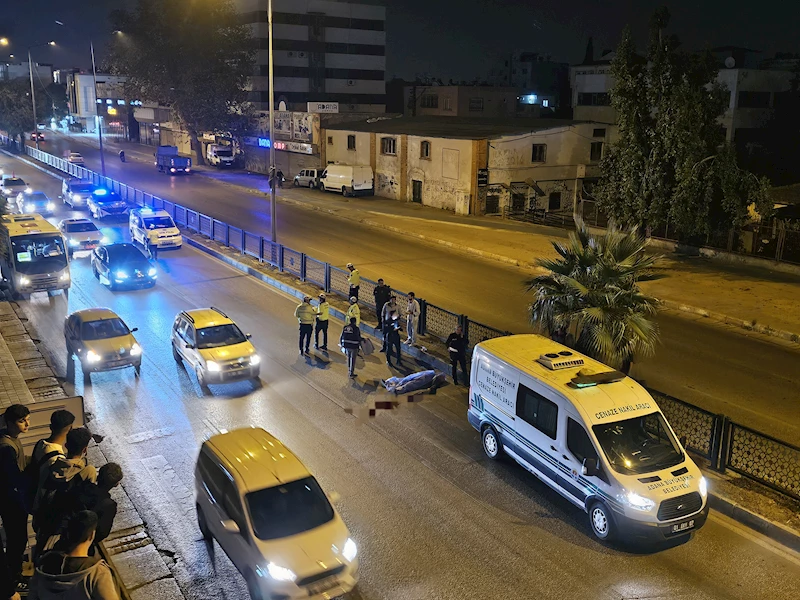 Üst geçide 20 metre uzaklıkta otomobilin çarptığı yaya, hayatını kaybetti