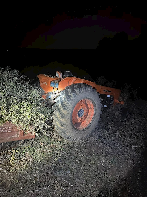 Devrilen traktörün altında kalan sürücü öldü