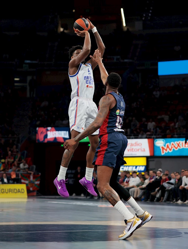 Baskonia - Anadolu Efes: 84-89