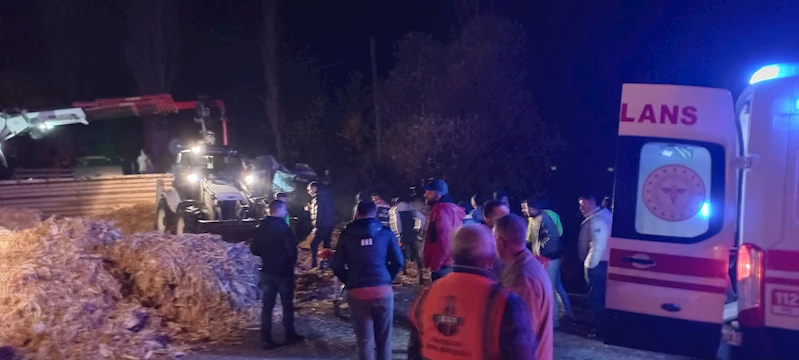 Kazaya müdahale eden polislere TIR çarptı: 1 şehit, 1 polis yaralı