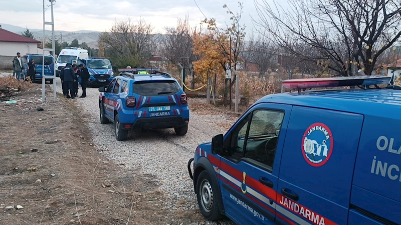 Şizofreni hastası, bıçakla annesini ağır yaraladı, eniştesinin boğazını kesti