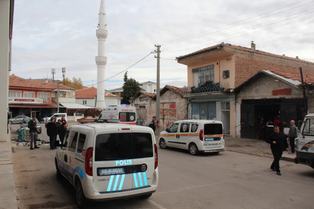 Başından tabanca ile vurularak öldürülmüş bulundu; şüpheli eşi ara...