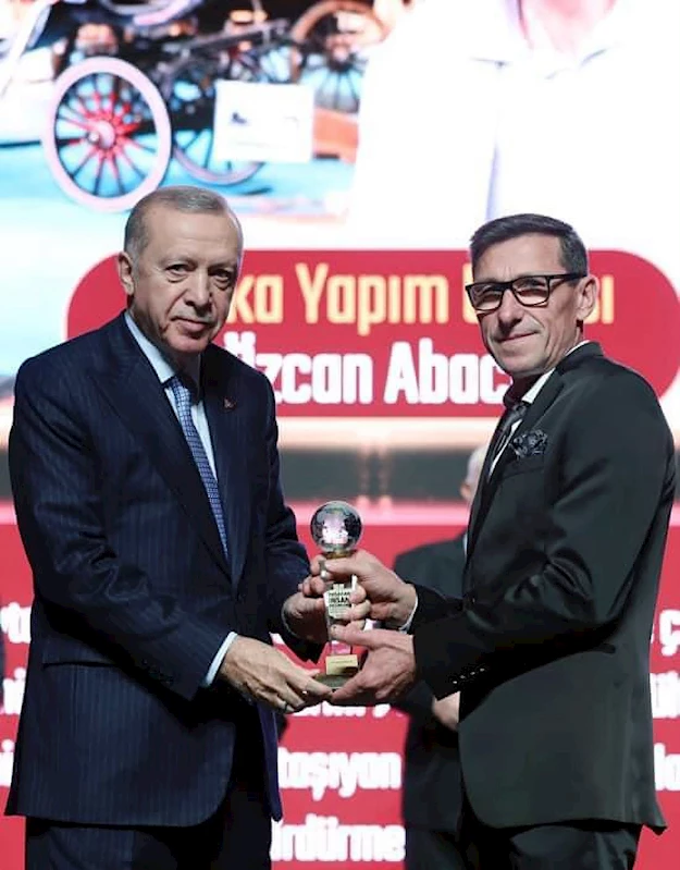 Ödülünü Cumhurbaşkanı Erdoğan