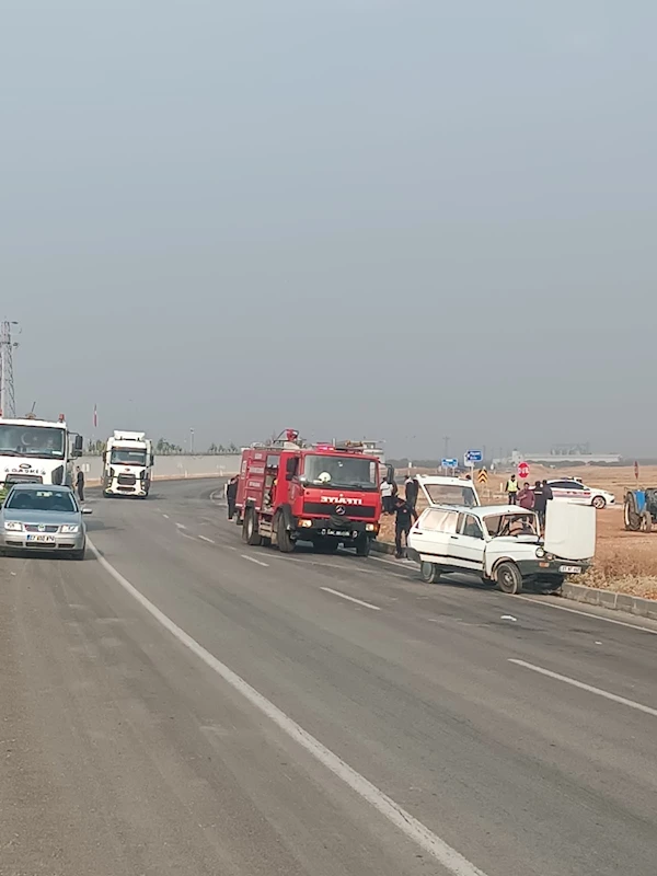 Otomobiller çarpıştı; sürücü ve eşi öldü, 2 kişi yaralandı