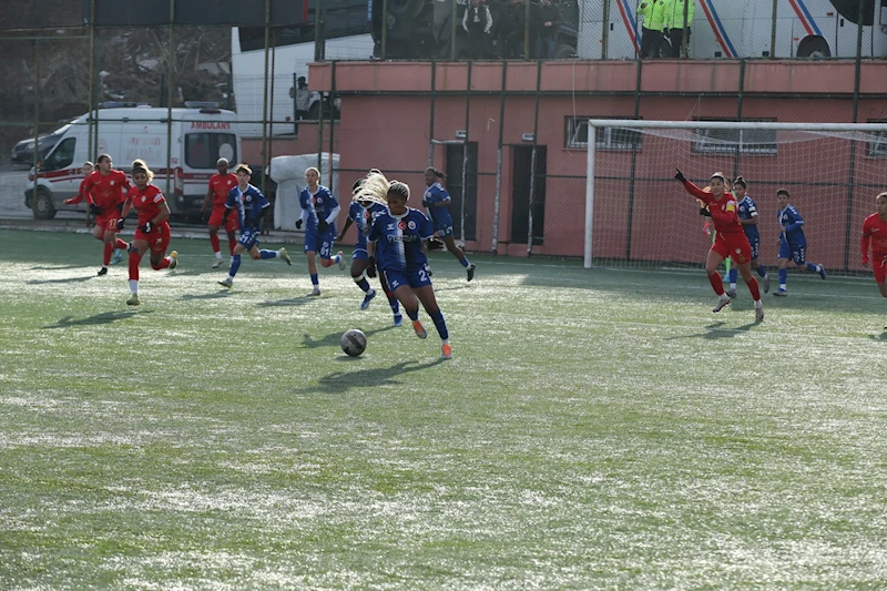 Hakkarigücü Kadın Futbol Takımı, Amed Sportif Faaliyetleri 2-0 yendi