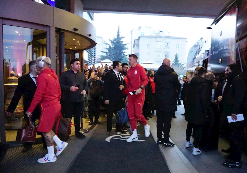 Galatasaray kafilesi Kayseri’de coşkuyla karşılandı (VİDEO EKLENDİ)