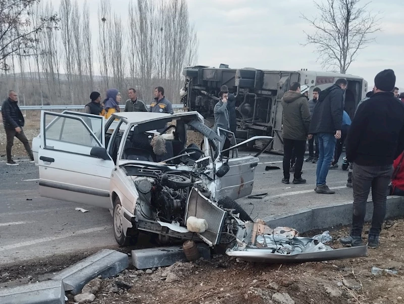 Öğrenci servis midibüsüyle otomobilin çarpıştığı kazada yaralanmıştı, kurtarılamadı