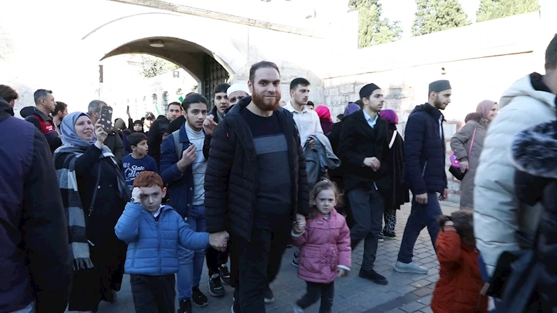 İstanbul- Suriyeliler Fatih Camii