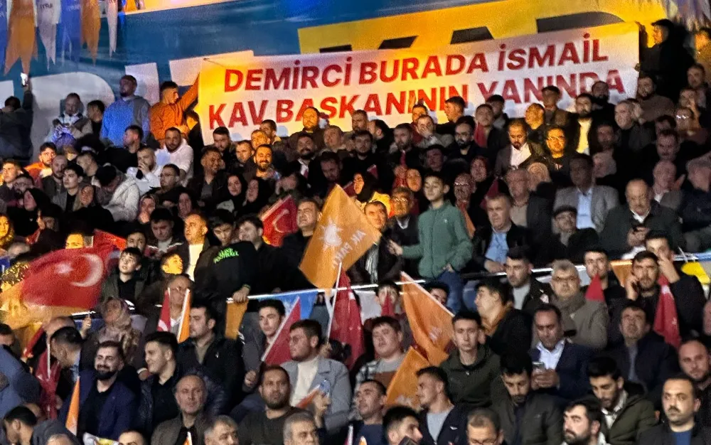 AK Parti Demirci Belediye Başkan Adayı İsmail Kav Kasabada coşkuyla karşılandı