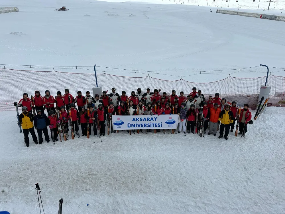 ASÜ Spor Bilimler Fakültesi öğrencileri kayak eğitimi için Erciyes
