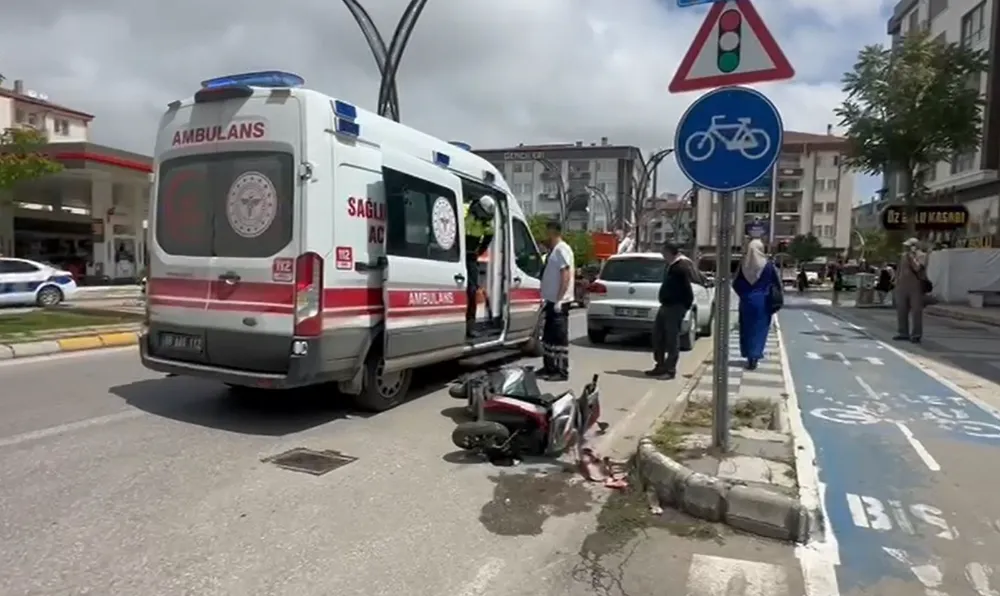 Kazada motosiklet sürücüsü yaralandı 