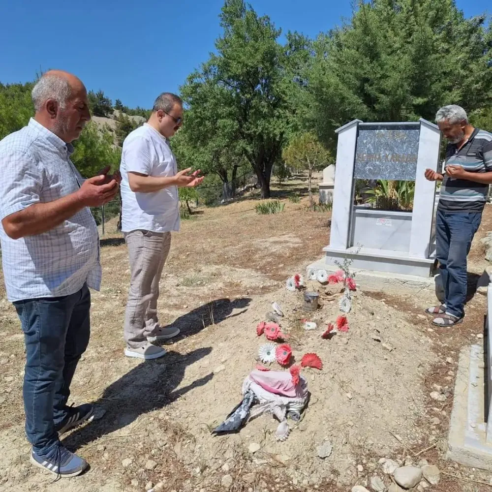 Rektör Arıbaş Mine Nur Uysal’ın Kabri Başında Dualar Etti