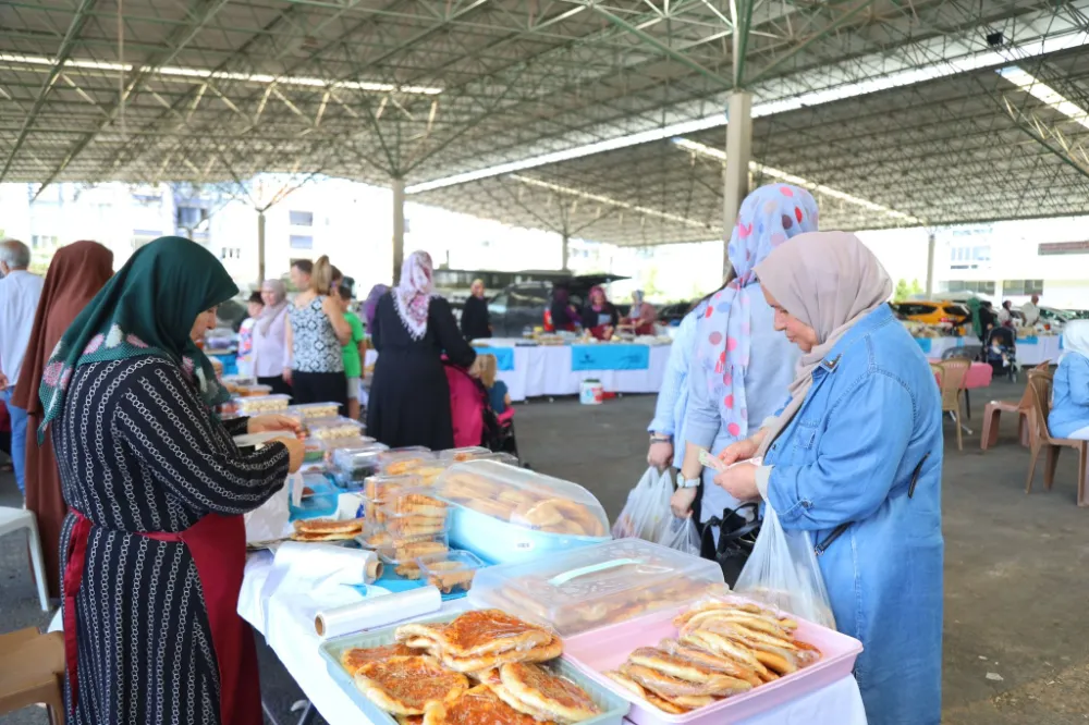 Hanımeli pazarı yoğun ilgi görüyor 