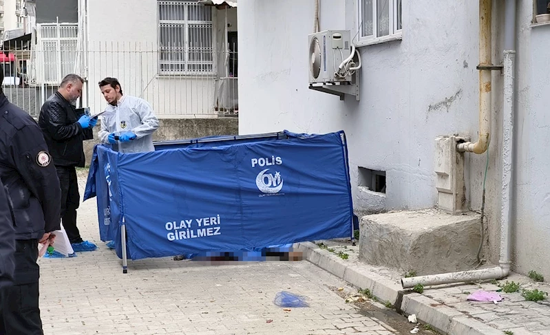 ADANA - Cam silmeye çıktığı 13’üncü kattaki pencereden düşüp, öldü (VİDEO EKLENDİ) 