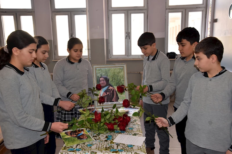 Meslektaşları ve öğrencileri, kalp krizinden ölen 