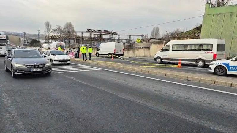 İstanbul - Büyükçekmece’de arızalanan TIR