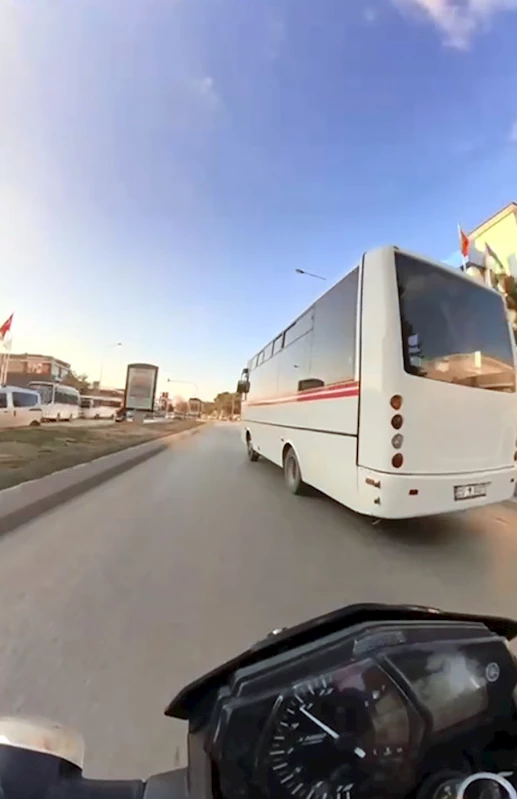 Edirne- Minibisün çarptığı motosiklet sürücüsü yaralandı /Video eklendi