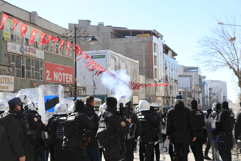 Van Büyükşehir Belediye Başkanı Zeydan, görevden uzaklaştırıldı (4) / Görüntü eklendi