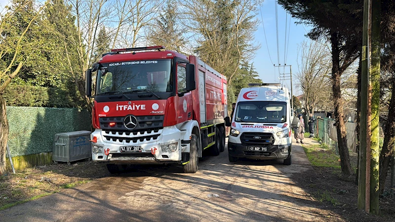 Kocaeli’de mahsur kalan 2 kişinin kurtarıldığı yangına itfaiyenin müdahalesi kask kamerasında / Ek fotoğraflar