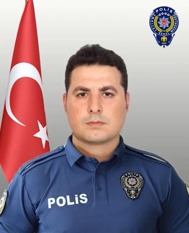 Şapkasını taktığı şehit babasını selam vererek uğurladı 