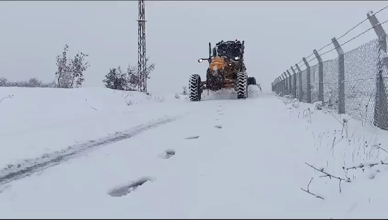 Elazığ’da 172 köy yolu, kar nedeniyle ulaşıma kapandı (2)