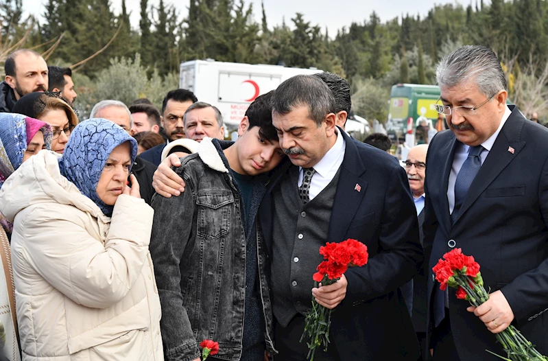 Depremde hayatını kaybedenler için Osmaniye