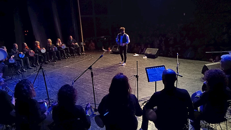 21 doktorun kurduğu ‘A-Ritmik’ grubu, Tıp Bayramı için sahne aldı