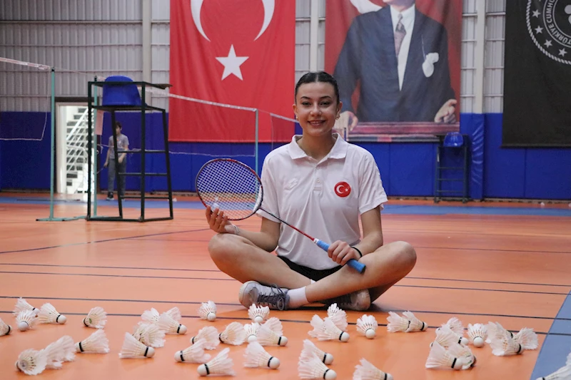 Milli badmintoncu Telli Nur, işitme engelliler olimpiyat seçmelerine hazırlanıyor