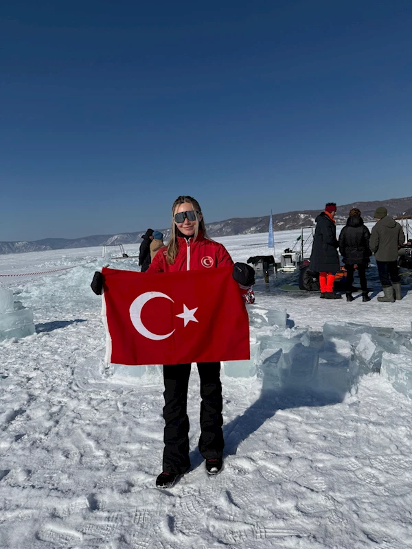 Milli sporcudan farkındalık için buz altı dalışı