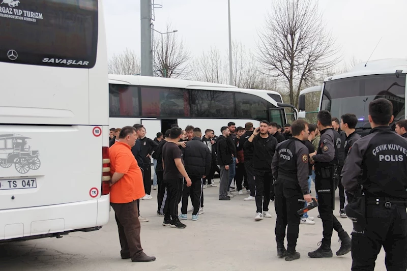 Sakarya- Taraftar arasında döner bıçaklı, satırlı kavga /Video eklendi 