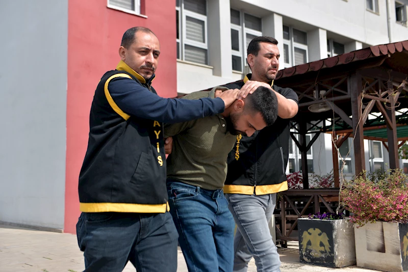 Cinayet sırasında 6 aylık kardeşini kucaklayıp, kendilerini banyoya kilitlemiş