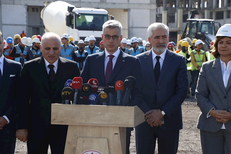 Bakan Memişoğlu: Koruyan, geliştiren ve üreten sağlık sistemini oluşturuyoruz (2)