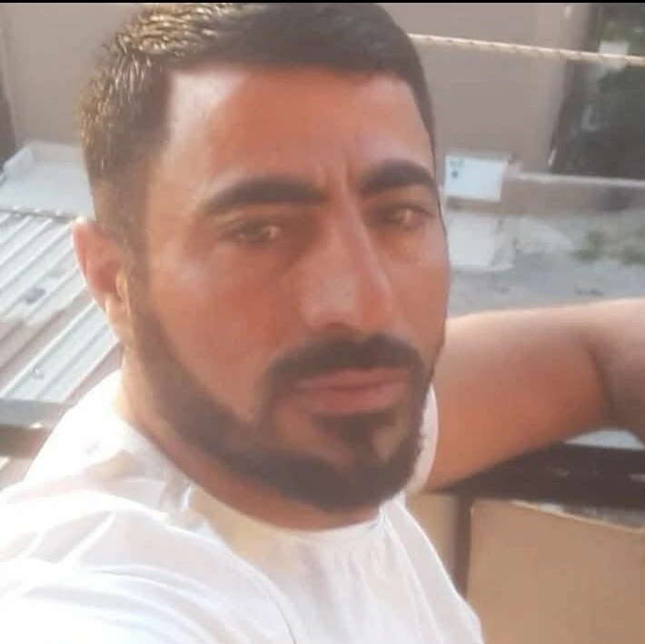 Annesiyle gördüğü kişiyi kamayla öldürdü