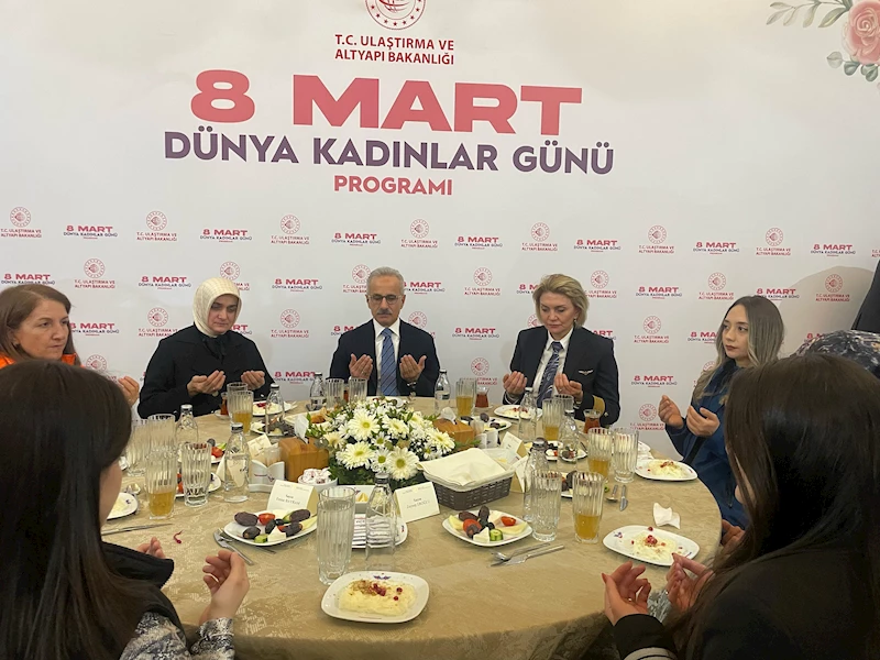 Bakan Uraloğlu, bakanlığının kadın personeliyle iftar yaptı