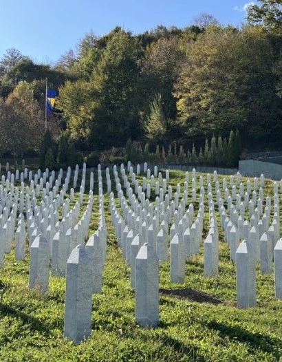 Srebrenitsa Anıt Merkezi güvenlik endişesi nedeniyle ziyarete kapatıldı