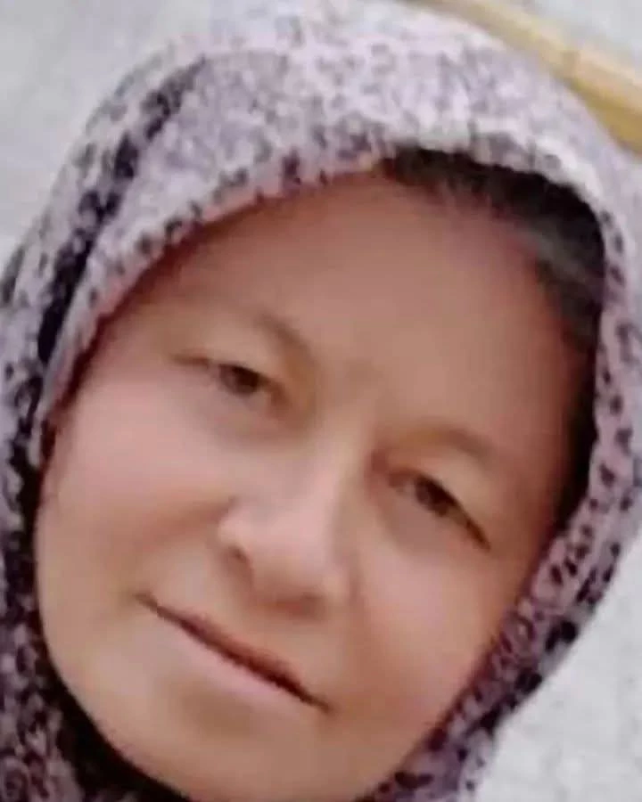 Eşini baltayla öldürdü