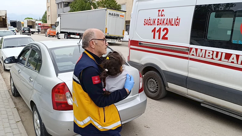 4 metreden moloz çuvallarının üzerine düşen Ayşe, yaralandı