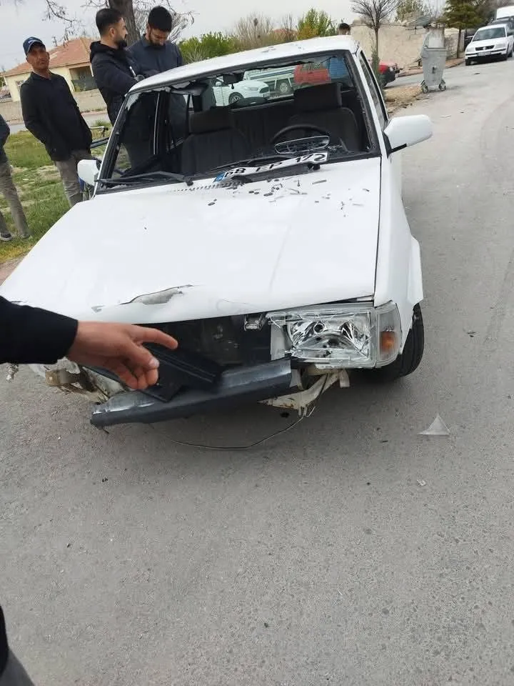 Otomobilin çarptığı elektrikli bisiklet sürücüsü öldü