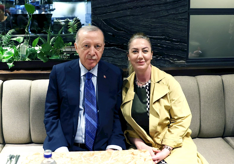 Cumhurbaşkanı Erdoğan bir kafede vatandaşlarla sohbet etti