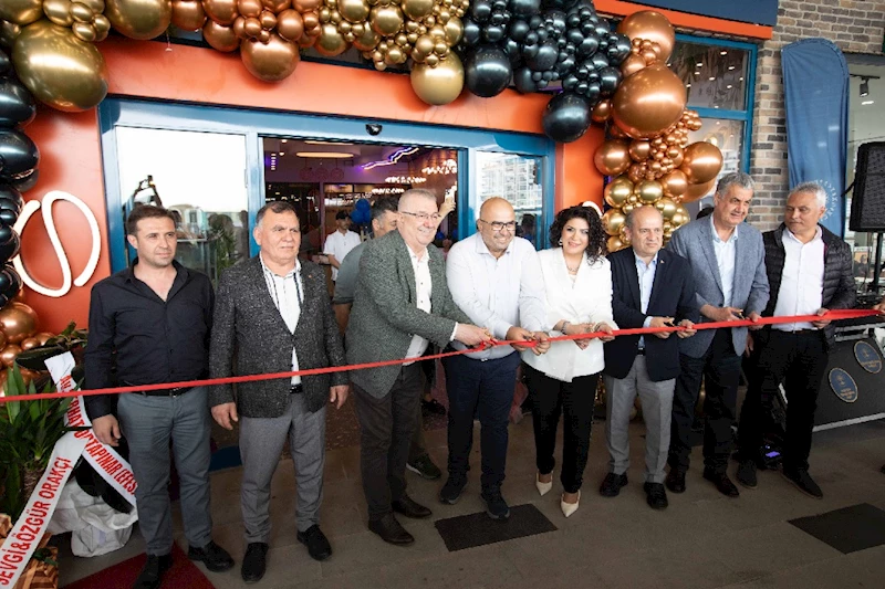 de la Pau Coffee and Bistro, servis robotlarıyla Balıkesir