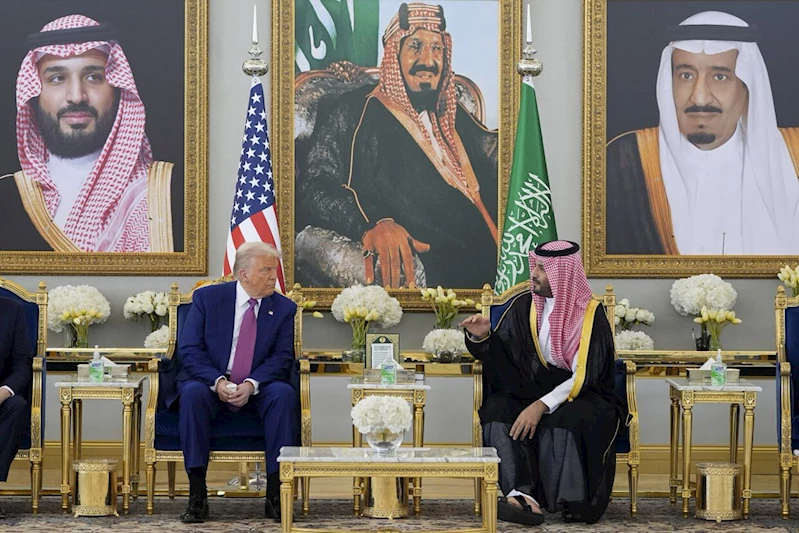 Trump, Suudi Arabistan Veliaht Prensi bin Selman ile görüştü