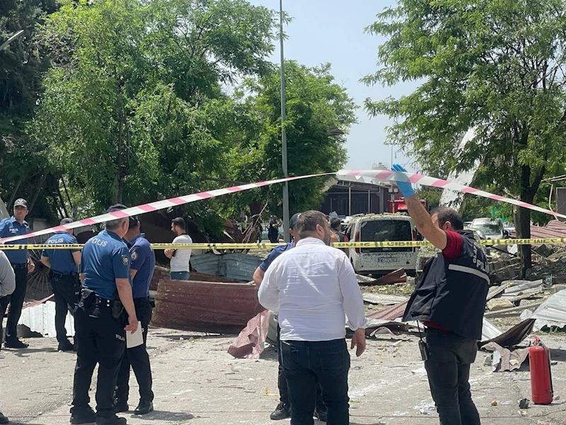 Halı fabrikasında buhar kazanı patladı; 7 yaralı / Ek fotoğraflar