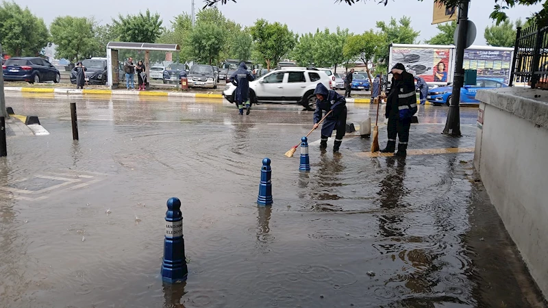 Bandırma’da sağanak; metrekareye 70 kilogram yağış düştü