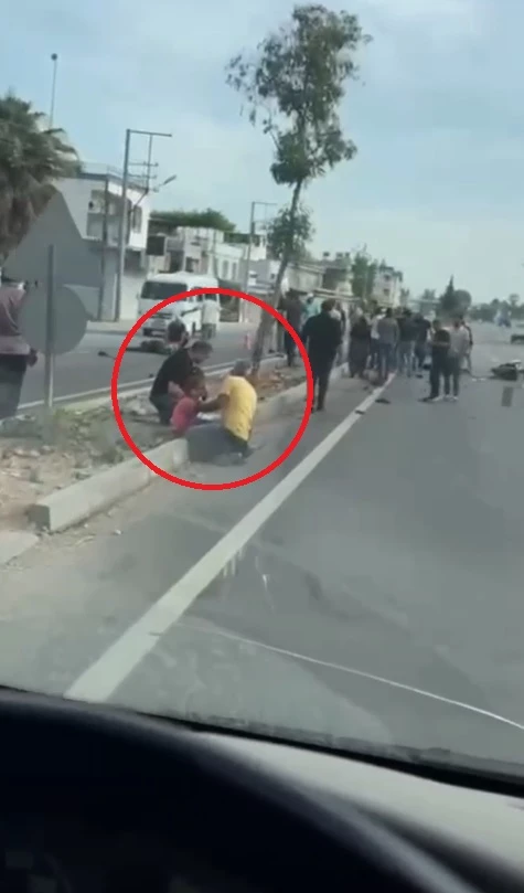 Adana - İki motosikletin çarpıştığı kaza kamerada: 1 ölü, 2 yaralı- Yeniden  /Ek video 