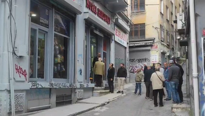 İstanbul - Karaköy’de 40 yıldır hırdavatçılık yapan Ahmet Şenol Altuntaş iş yerinde ölü bulundu 
