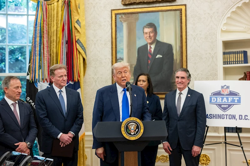 Trump ile Putin görüşmesi başladı