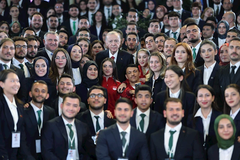 Cumhurbaşkanı Erdoğan, 19 Mayıs dolayısıyla gençlerle buluştu 