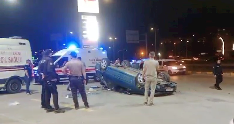 İki otomobilin çarpşıtığı kaza kamerada
