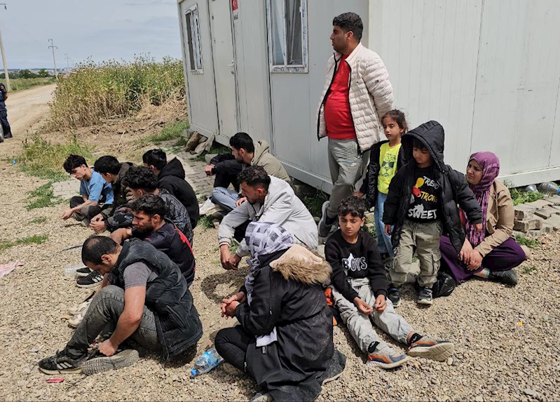 Edirne - Yunanistan, 18 kaçak göçmeni Meriç Nehri üzerinden Türkiye