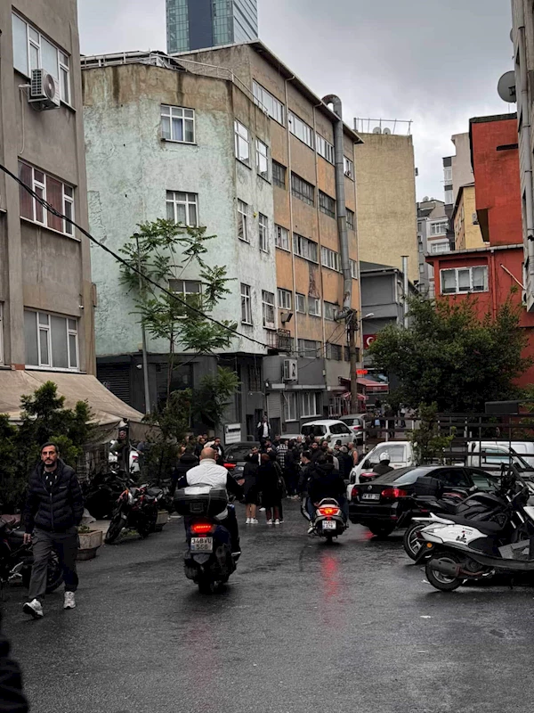İstanbul - Kağıthane’de pusu kurdukları otomobile kurşun yağdırdılar: 1 ölü